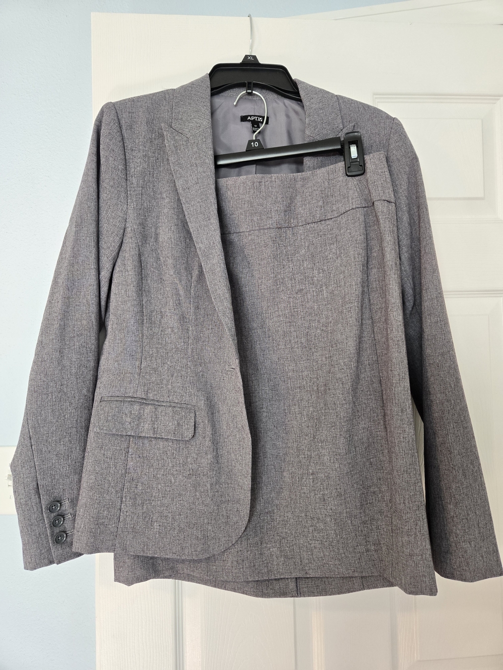 Apt. 9 Women’s Gray Single-Button Blazer & Skirt Set
